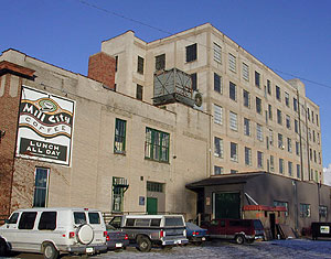 
Ninety percent of the occupants in the California Building are involved in the arts. (MPR Photo/Stephanie Curtis)