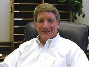 
Sen. Steve Kelley(DFL-Hopkins) says a repeal of the Profile of Learning could put federal funds at risk. (MPR Photo by Tim Pugmire)