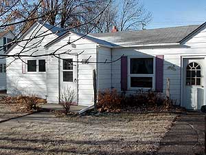 
A different house in Elbow Lake was remodeled by a non-profit agency, to add affordable housing to the community. 
 (MPR Photo/Dan Gunderson)