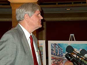 
Sponsor Sen. Dick Day, R-Owatonna, says the plan would allow the state to capture 40 percent of gross gaming revenues.  Day says that could generate $150 million for state coffers over the next two years.
 (MPR Photo/Michael Khoo)