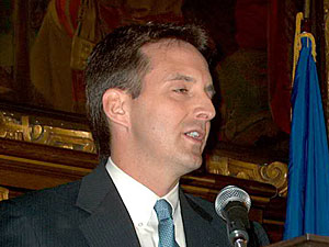 
Gov. Pawlenty said Volz made a mistake and hoped the administration could move past it.      
 (MPR Photo/Tom Scheck)