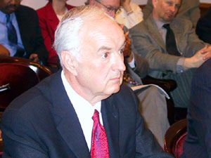 
Commerce commissioner Glen Wilson (MPR Photo/Michael Khoo)