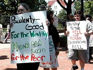 
About two dozen members of the Welfare Rights Committee turned out at the Tuesday demonstration. (MPR Photo/Laura McCallum)