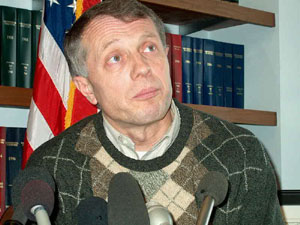 
Speaker Steve Sviggum, R-Kenyon, says Democrats' message "doesn't sell." (MPR Photo/Laura McCallum)