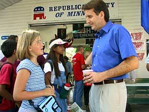 
Gov. Pawlenty spent time chatting with fairgoers on Friday.  (MPR Photo/Laura McCallum)