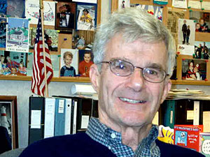
Former Republican Sen. Rudy Boschwitz says he thinks President Bush is vulnerable now but that he expects domestic and foreign issues will break in his favor. (MPR Photo/ Mark Zdechlik)