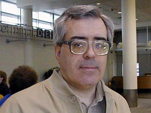 
Jim Tercha says a strike could interfere with his return trip to Houghton, Michigan, later in January, but he's not too worried just yet.  (MPR Photo/Bill Catlin)