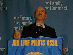 
Air Line Pilots Association International President Duane Woerth says Comair pilots should that regional airline pilots could and would strike if necessary. (MPR Photo/Jeff Horwich)