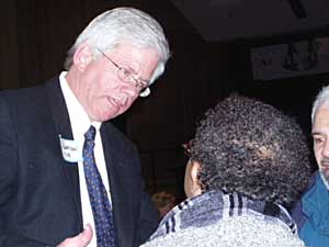 
Ed Anderson will be the store manager of the new Cub.  He answered questions from community members about the types of ethnic foods Cub will sell.   (MPR Photo/Brandt Williams)