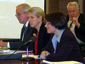
Left to right: Nicollet County attorney Michael Riley, Ramsey County attorney Susan Gaertner and Hennepin County Attorney Amy Kobuchar say their offices are being overwhelmed by the number of level 3 sex offender cases they are handling now. (MPR Photo/Laura McCallum)