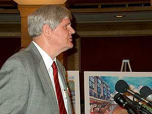 
Sen. Dick Day, R-Owatonna, says he's pleased that Gov. Pawlenty is considering new state-run gambling casinos.
 (MPR file photo)