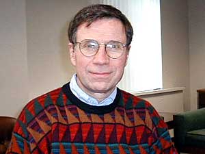 
Dr. Thomas Mackenzie is in charge of the adult psychiatric training program at the university. He says psychiatrists are on the lowest end of the pay spectrum compared with other physicians. (MPR Photo/David Molpus)
