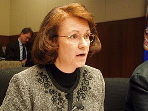 
Education Commissioner Cheri Pierson Yecke says the report shows no financial justification for retreating from the federal law. (MPR Photo/Tim Pugmire)