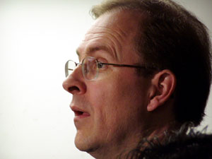 
      Rep. Matt Entenza and other DFLers  said Republicans want the same-sex marriage ban on the ballot to draw
conservative voters to the polls in November.
 (MPR Photo/Tom Scheck)