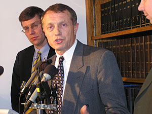 
House Speaker Steve Sviggum and other House Republican leaders  criticized the Senate leadership for putting their  plan on a fast track.  (MPR Photo/Laura McCallum)