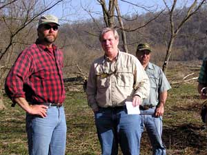 
Michael Osterholm and Bill Kalishek discuss the Waterloo Creek project site. (MPR Photo/Lorna Benson)