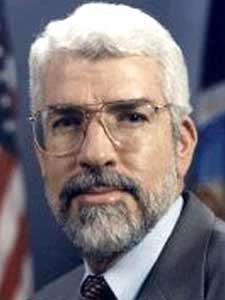 
USDA economist Keith Collins says 2003 "was the best year ever. In 2003, $63 billion in net cash farm income was an all-time record high." (Photo courtesy of USDA)