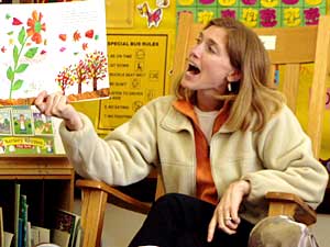 
Teacher Dana Markham reads to her High Five students at Longfellow Elementary.  (MPR Photo/Tim Pugmire)