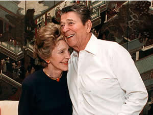 
Former U.S. President Ronald Reagan and first lady Nancy Reagan celebrate their 36th anniversary at a staff surprise party on March 4, 1988 in the Residence at the White House. Copyright: 2003 Getty   (Photo by Mary-Anne Fackelman-Miner/The White House/Getty Images)