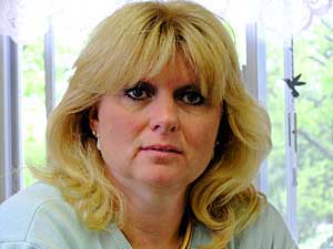 
Laurie Mullen, who heads the Western Area City-County Cooperative, convinced a small group of recovering meth addicts to share their personal stories with high school stdudents in the area.  (MPR Photo/Dan Gunderson)