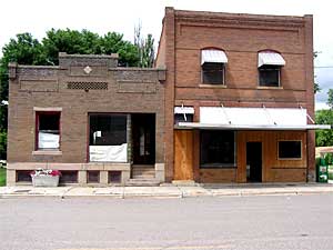 
The old grocery store in Echo now sits vacant, as do many other former businesses on the main street. (MPR Photo/Annie Baxter)