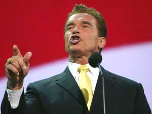 
California Gov. Arnold Schwarzenegger said President Bush is "a leader who doesn't flinch, doesn't waver, does not back down."  (Photo by Spencer Platt/Getty Images)
