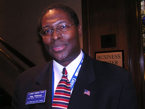
Dan Williams of Vadnais Heights says Bush has a clear message on homeland security, the economy and social issues, which should sway undecided voters. (MPR Photo/Laura McCallum)