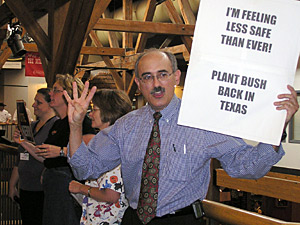 
Arnold London's medical practice is just down the hall from the rally, and he said he couldn't pass up the opportunity to show his opposition to Bush.
 (MPR Photo/Laura McCallum)