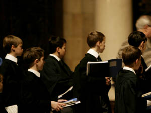 
Practicing the procession of Benjamin Britten's "A Ceremony of Carols." (© Eric Melzer)