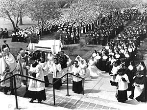 
This 1954 photo of a Eucharist procession was taken from the steps of Fontbonne. (Photo courtesy of the College of St. Catherine)