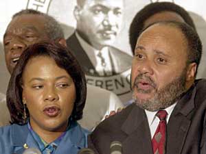 
Rev. Bernice King, left, and Martin Luther King III at an appearance in 2001. Bernice King has publicly opposed same-sex marriage, saying she doesn't believe her father died to give homosexuals the right to marry.   (Photo by Erik S. Lesser/Getty Images)