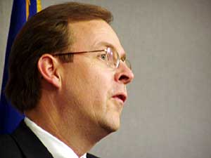 
DFL House Minority Leader Matt Entenza says the governor is not heeding the wishes of voters, who voted 13 Republicans out of office in the November election. Entenza says that's a sign that Minnesotans don't want more spending cuts. (MPR Photo/Michael Khoo)