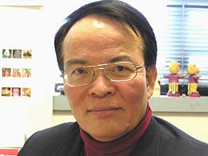 
BSU environmental studies professor Dr. Fu-Hsian Chang is heading research into the extraction of polylactic acid from potato waste. Chang says the material could produce non-petroleum based plastics that are biodegradable. (MPR photo/Tom Robertson)