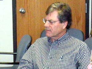 
When the agency did get going on its investigation in 2002, MPCA records show it was Dave Douglas, the Cottage Grove Superfund manager, who made it happen. In November 2004, Douglas was pulled from the case.

 (MPR Photo/Mike Edgerly)