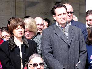 
Sen. Sandy Pappas, DFL-St. Paul, and Gov. Tim Pawlenty attend a traditional prayer service at the Capitol to mourn those who died in Red Lake. (MPR Photo/Laura McCallum)