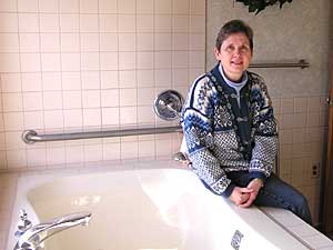 
Edi-Weiss-Holzbauer says the birthing rooms at this hospital offers birthing options most rural hospitals don't.  It's equipped with a jacuzzi tub big enough for two. (Cara Hetland)
