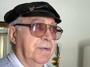 
Corky Byam of Windom opposes the city's telecommunications
venture. (MPR Photo/Mark Steil)