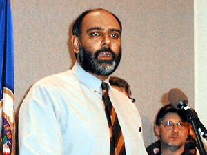 
Sen. Satveer Chaudhary, DFL-Fridley, has been Northwest's most persistent critic in the Senate.   (MPR File Photo/Jeff Horwich)