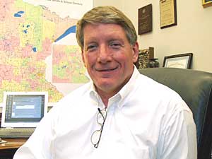 
Sen. Steve Kelley stands with Education Minnesota, the state's teachers union, in saying teachers should continue to have the right to strike.  (MPR file photo)