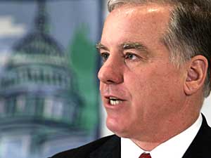 
Democratic National Committee Chair Howard Dean says President Bush's town hall forums are really political rallies for GOP supporters. (Alex Wong/Getty Images)