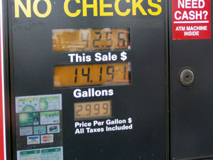 
The cost of filling an average-sized car in Minnesota is pushing $50. (MPR Photo/Toni Randolph)