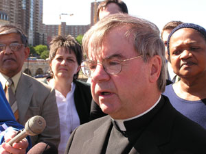 
Father Michael O'Connell called for a weekend of prayer and support for the Hurricane victims (MPR Photo/Tom Scheck)