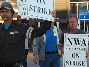 
Striking union mechanics say they're skeptical of Northwest Airlines' latest offer as the two sides returned to the bargaining table Thursday.  (MPR file photo)