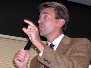 
Mayor R.T. Rybak says he backs portions of the proposal but worries Minneapolis might be at a disadvantage if other areas in the region don't pass a similar ordinance.   (MPR File Photo)