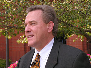 
GOP chair Ron Carey says Republicans are solidly behind Pawlenty.  (MPR Photo/Laura McCallum)