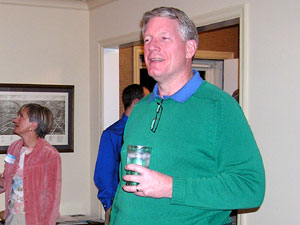 
State Sen. Steve Kelley holds several house parties each week to talk to voters.  (MPR Photo/Laura McCallum)