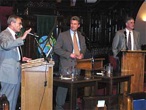 
The debate, held at the Westminster Presbyterian Church in Minneapolis, was sponsored by MPR.  Midday host Gary Eichten, far left, was the moderator. (MPR Photo/Tom Scheck)