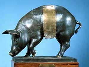 
The Floyd of Rosedale trophy is a bronze likeness of the original animal awarded to Minnesota in 1935.  It was created by St. Paul artist Charles Brioschi. (Photo courtesy of the University of Minnesota)