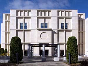 
The exterior of the new Michael Graves-designed expansion is made from German limestone, and incorporates references to the imposing facade of the main MIA building.  (Image courtesy of the Minneapolis Institute of Arts)