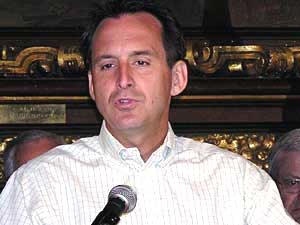 
A year ago, Gov. Pawlenty rolled out the "Smart 
Buy Alliance," promising to harness the "thundering
power" of government, business and labor interests to push through improvements in health care and save money.  (MPR file photo)